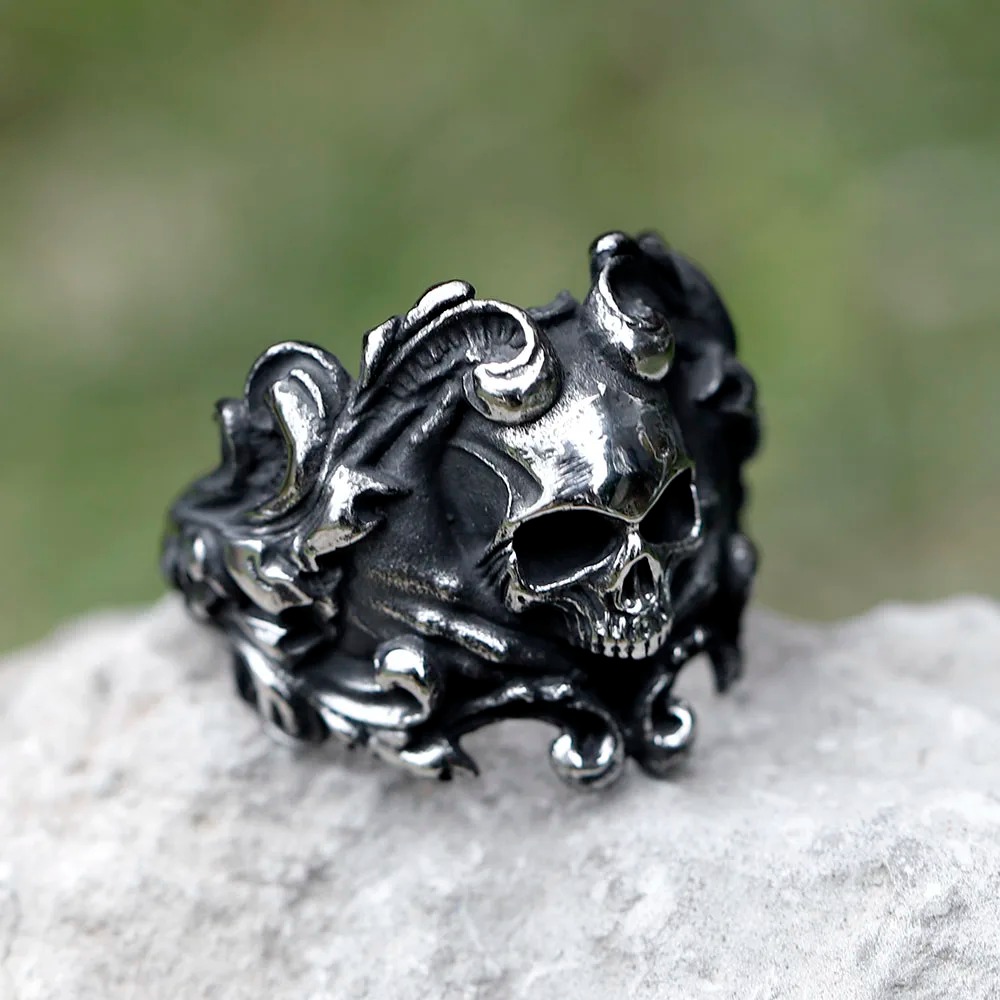 Design Sombre & Finitions Gothiques